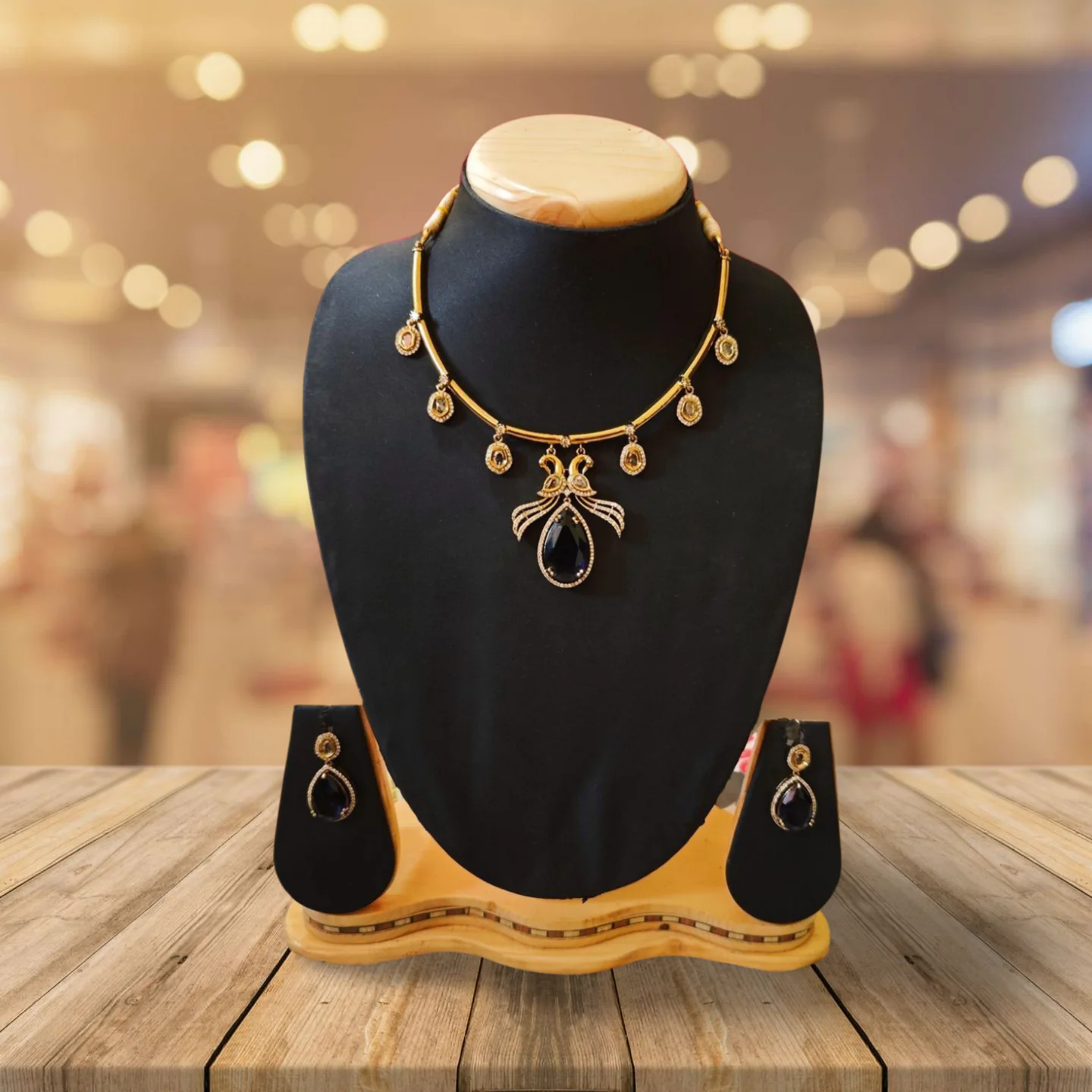 Classic Short Necklace