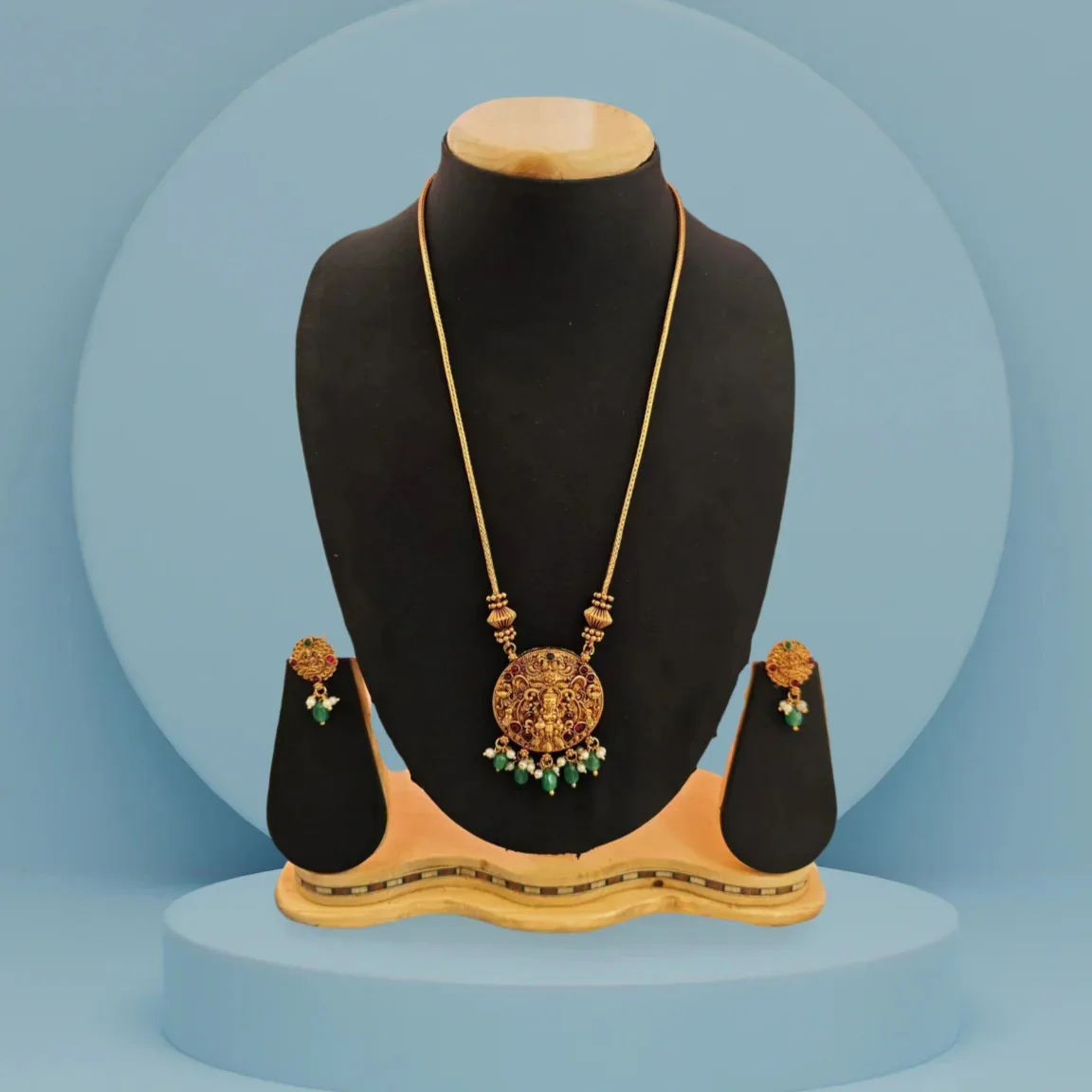 Temple Design Short Necklace